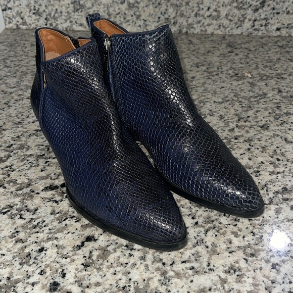 FRANCO SARTO Sloan Bootie Navy Blue Python Print Leather size 6.5 Ankle Bootie. - Picture 4 of 17